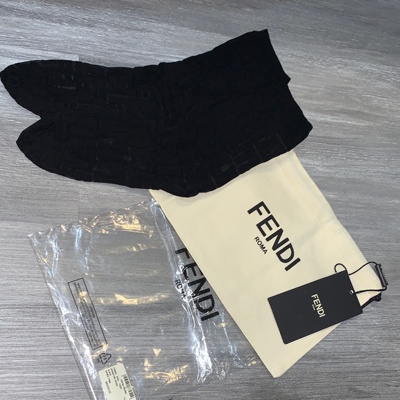 FENDI SIGNATURE SOCKS Sheer Patterned- Black BRAND NEW - Picture 2 of 7